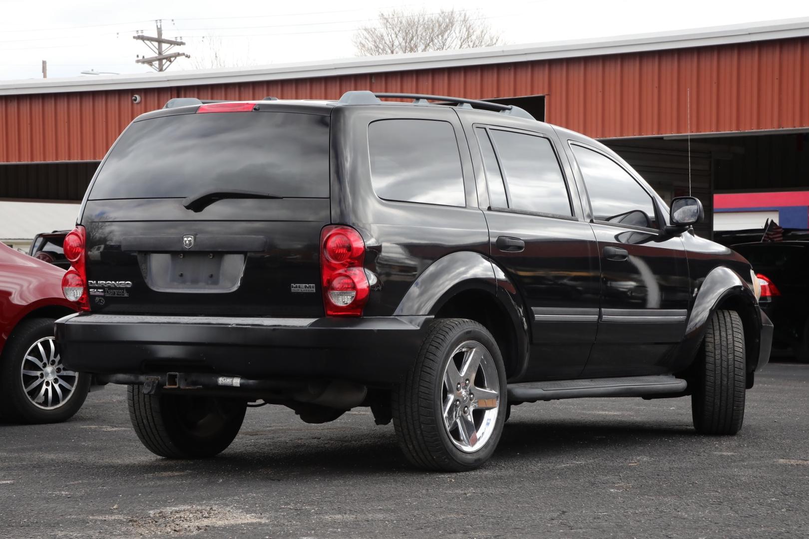 2007 BLACK DODGE DURANGO SLT 2WD (1D8HD48207F) with an 5.7L V8 OHV 16V engine, 4-SPEED AUTOMATIC OR 5-SPEED AUTOMATIC transmission, located at 420 E. Kingsbury St., Seguin, TX, 78155, (830) 401-0495, 29.581060, -97.961647 - Photo#4